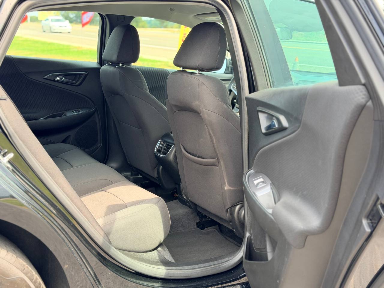 2023 Chevrolet Malibu 1LT - Photo 12